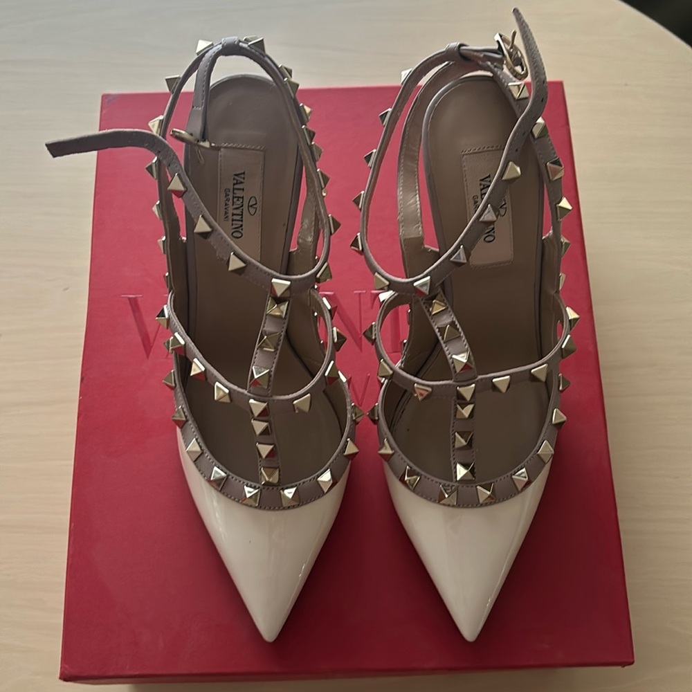 Valentino Patent Rockstud Caged Pumpìo